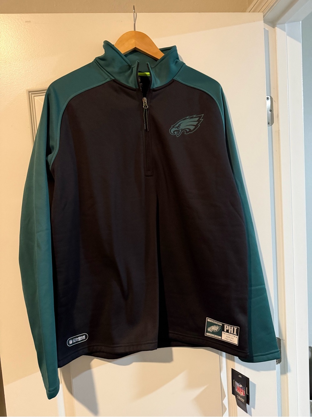 New Era Philadelphia Eagles black/green jacket